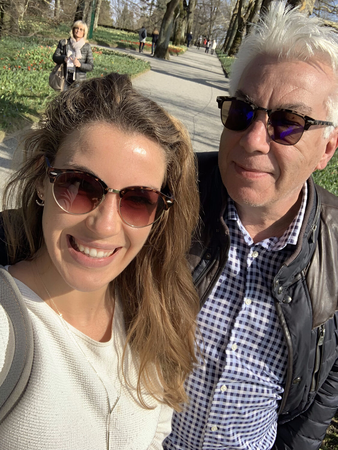Alisa mit ihrem Vater – es gibt mehr Halt, als wir denken